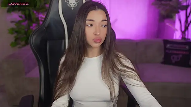 Jasmine Flow online show from 04.13.26