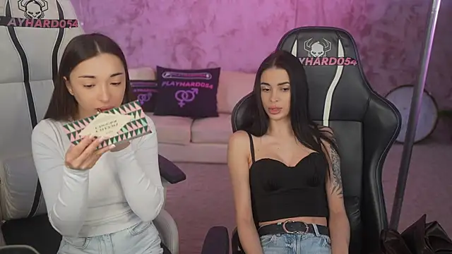 Jasmine Flow online show from 04.17.26