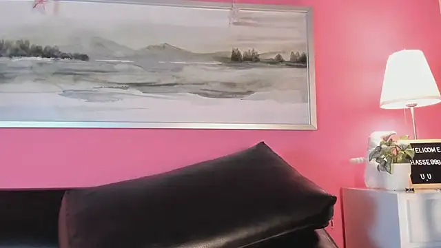 Snapshot of Tiffanysurez_ chatting on 02.22.25 Tiffanysurez  online show from 02.22.25