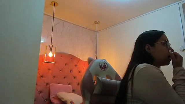 nalalye cruzz  online show from 01.29.25