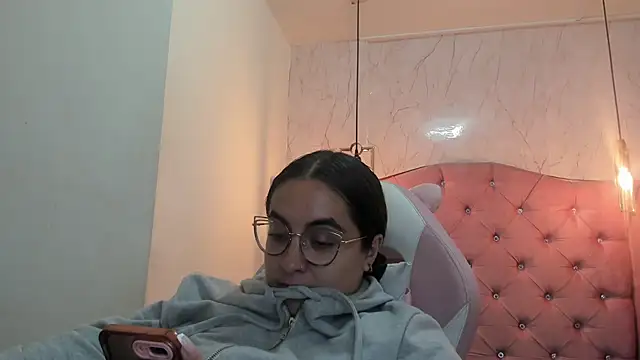 nalalye cruzz  online show from 02.12.25