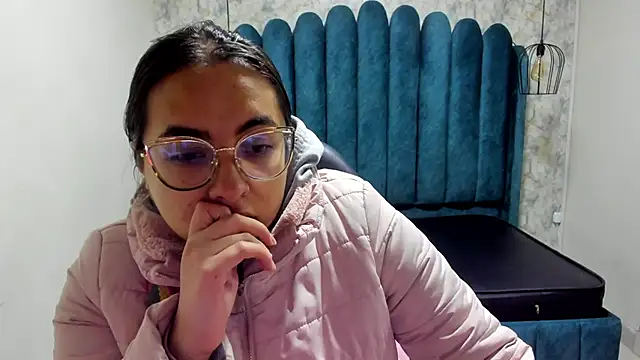 nalalye cruzz  online show from 09.19.25