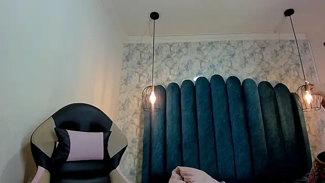 nalalye cruzz  online show from 09.25.25