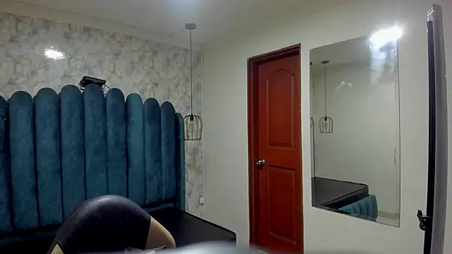 nalalye cruzz  online show from 11.22.25