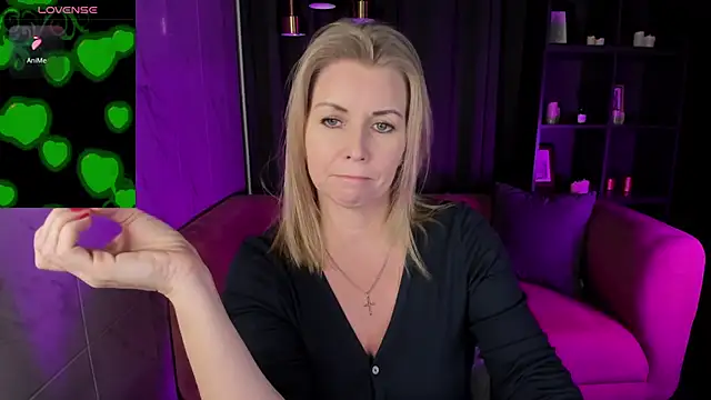 Annie Light online show from 01.30.25