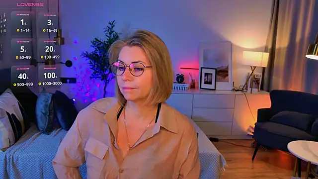 Snapshot of Annie_Light chatting on 06.24.26 Annie Light online show from 06.24.26