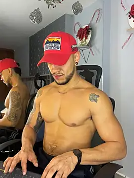 ARON TAYLER01 online show from 12.26.24