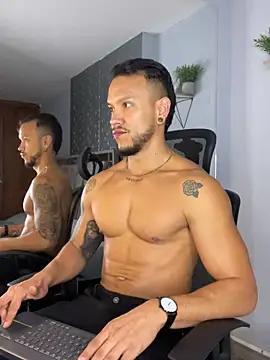 ARON TAYLER01 online show from 01.07.25