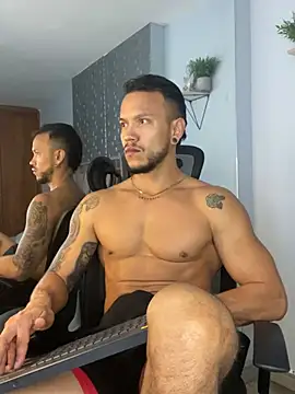 ARON TAYLER01 online show from 01.07.25