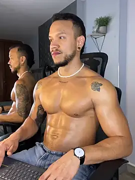 ARON TAYLER01 online show from 01.12.25