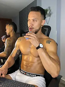 ARON TAYLER01 online show from 01.16.25