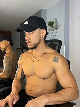 ARON TAYLER01 online show from 01.18.25