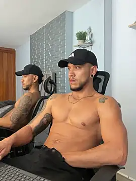 ARON TAYLER01 online show from 01.18.25