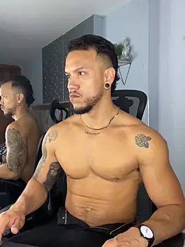 ARON TAYLER01 online show from 01.31.25