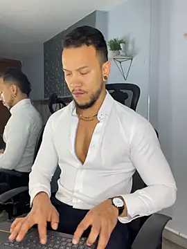 ARON TAYLER01 online show from 02.06.25