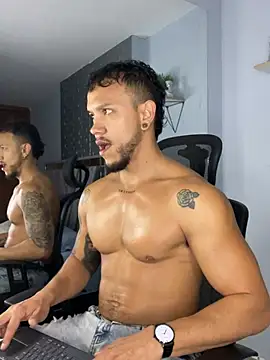 ARON TAYLER01 online show from 02.07.25