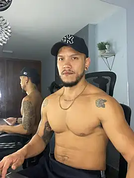 ARON TAYLER01 online show from 02.08.25