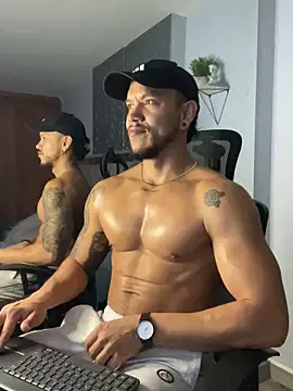 ARON TAYLER01 online show from 02.10.25