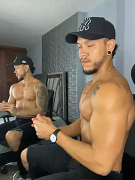 ARON TAYLER01 online show from 02.12.25