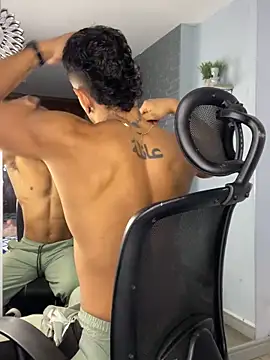 ARON TAYLER01 online show from 03.19.25