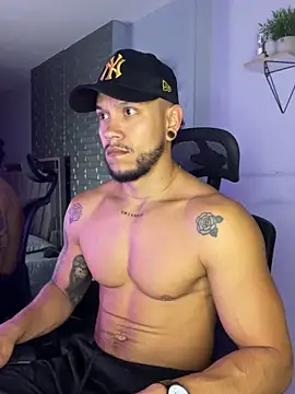 ARON TAYLER01 online show from 09.18.25