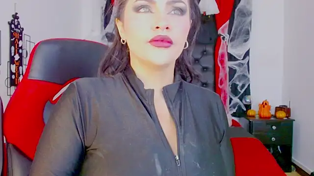 misslombana online show from 10.25.25