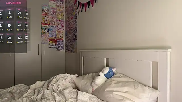 neon demon online show from 04.04.26