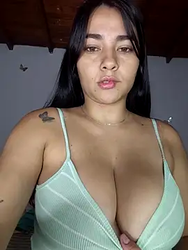 Snapshot of alison_villalobo chatting on 06.19.26 alison villalobo online show from 06.19.26