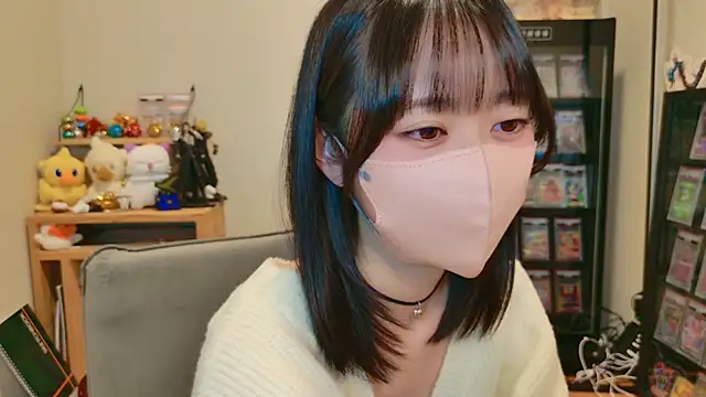 Snapshot of HIKARI_x0 chatting on 12.19.25 HIKARI x0 online show from 12.19.25