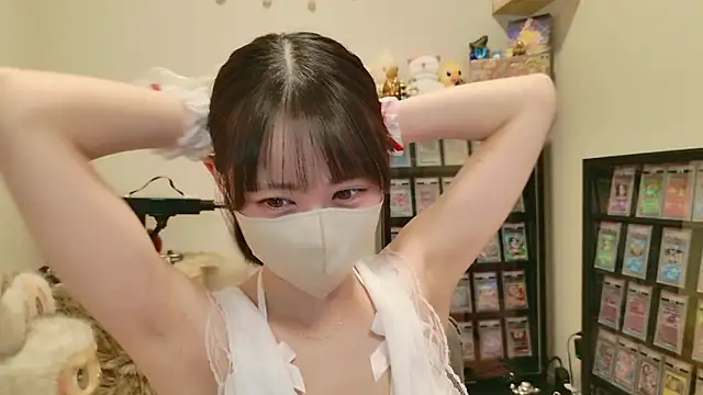 Snapshot of HIKARI_x0 chatting on 02.13.26 HIKARI x0 online show from 02.13.26