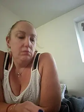 Wisie Cutie online show from 11.03.25