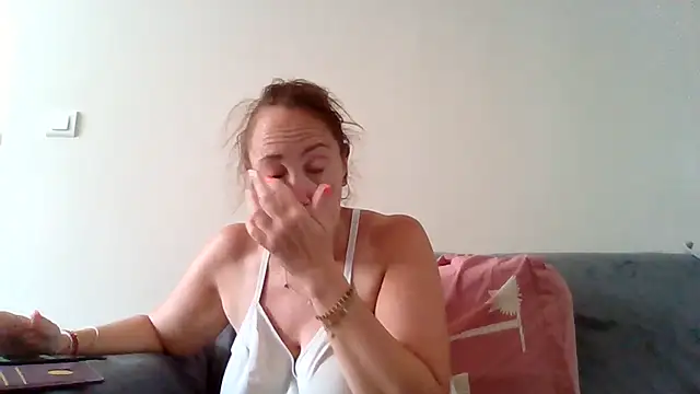 Snapshot of Wisie_Cutie chatting on 07.17.26 Wisie Cutie online show from 07.17.26