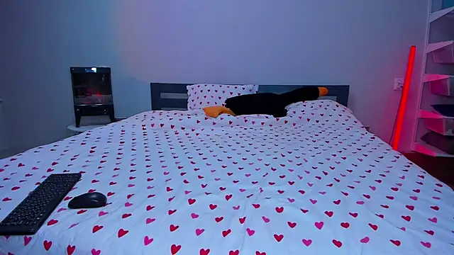 TishaLove online show from 11.04.25