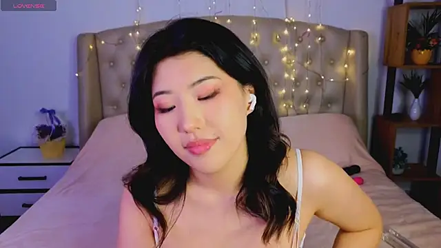 Snapshot of Wendy__Hills chatting on 03.16.25 Wendy Hills online show from 03.16.25