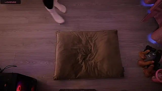 Redhead Shark new online show from 01.18.26