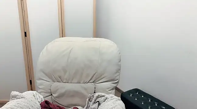 Jeanie Tiya online show from 03.02.25