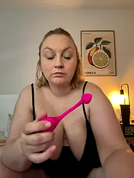 BBW Nora online show from 12.02.25