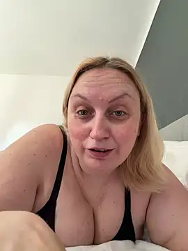 Snapshot of BBW_Nora chatting on 06.23.26 BBW Nora online show from 06.23.26