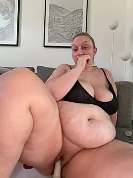 Snapshot of BBW_Nora chatting on 06.30.26 BBW Nora online show from 06.30.26