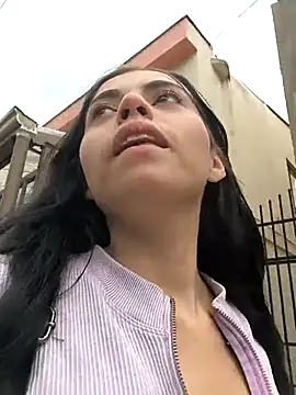 i am nina  online show from 02.09.25