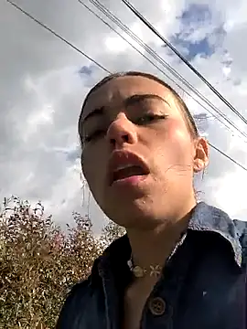 i am nina  online show from 02.18.25