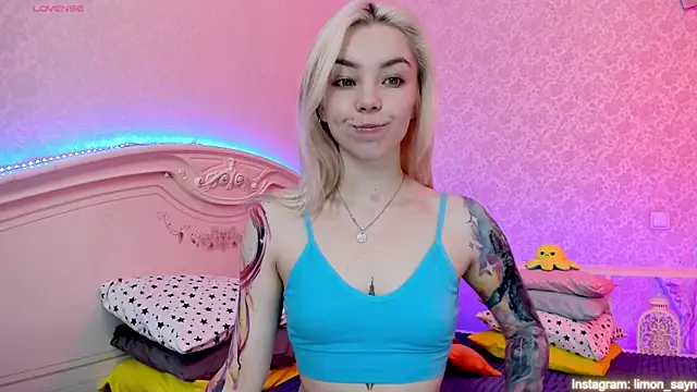 LillyMoure  online show from 01.30.25