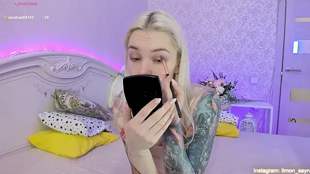 LillyMoure  online show from 03.09.25