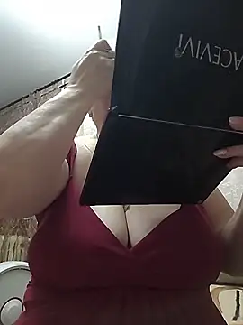 EffectFiona online show from 04.08.26