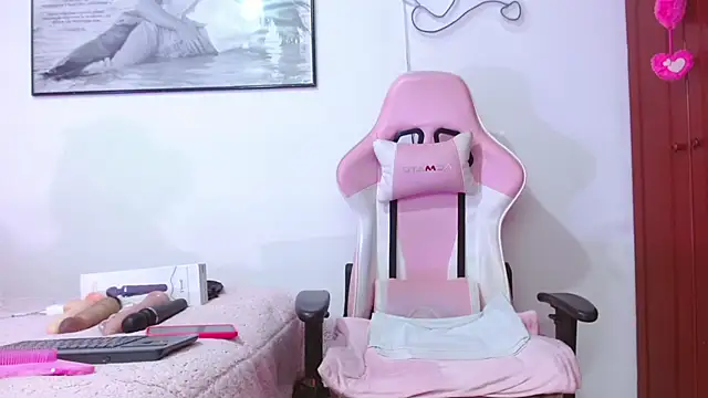 Amelie Rousell online show from 03.11.26