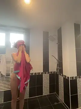 MaviePearl online show from 10.16.25