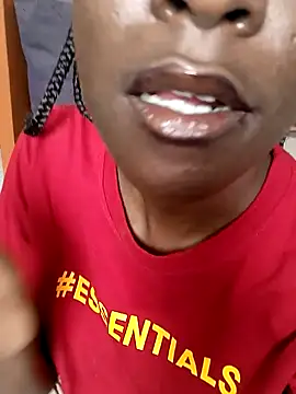 Snapshot of Prettybecs chatting on 12.28.24 Prettybecs online show from 12.28.24