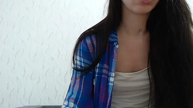 Snapshot of HoneyWiles chatting on 12.10.24 HoneyWiles online show from 12.10.24