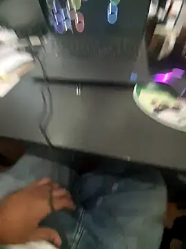 Snapshot of dream_catcher chatting on 11.08.25 dream catcher online show from 11.08.25