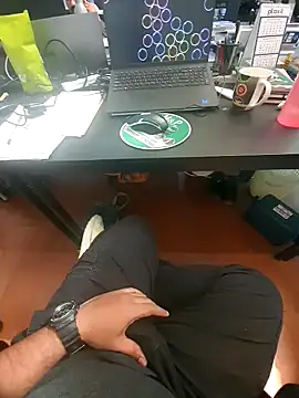 Snapshot of dream_catcher chatting on 11.14.25 dream catcher online show from 11.14.25